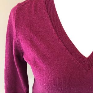 Banana Republic extra fine merino v neck sweater XS